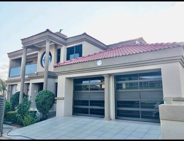 4 BEDROOM HOUSE FOR SALE IN WOODHILL ESTATE